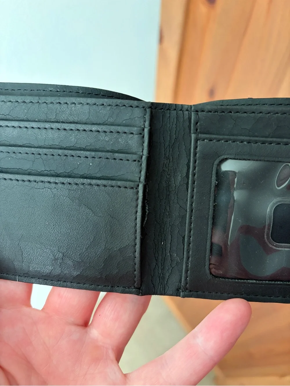 Nike Men's White and Black Graphic Bifold Wallet